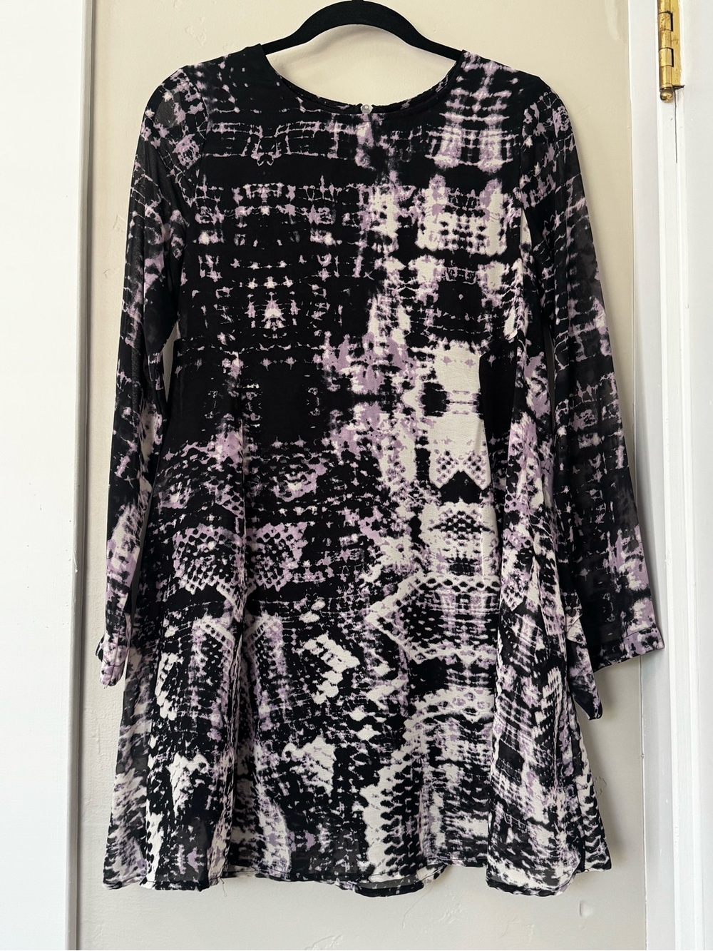 Women's Black & Light Purple Tie-Dye Snake Skin Print Long Sleeve Shift Dress